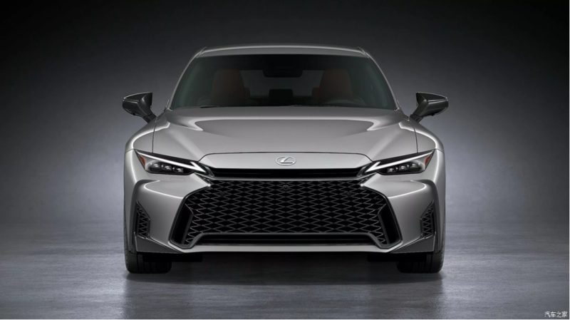 Facelift again! The front styling of the car has been adjusted, and the official picture of the new Lexus IS has been released to be launched overseas next year-cnlongo